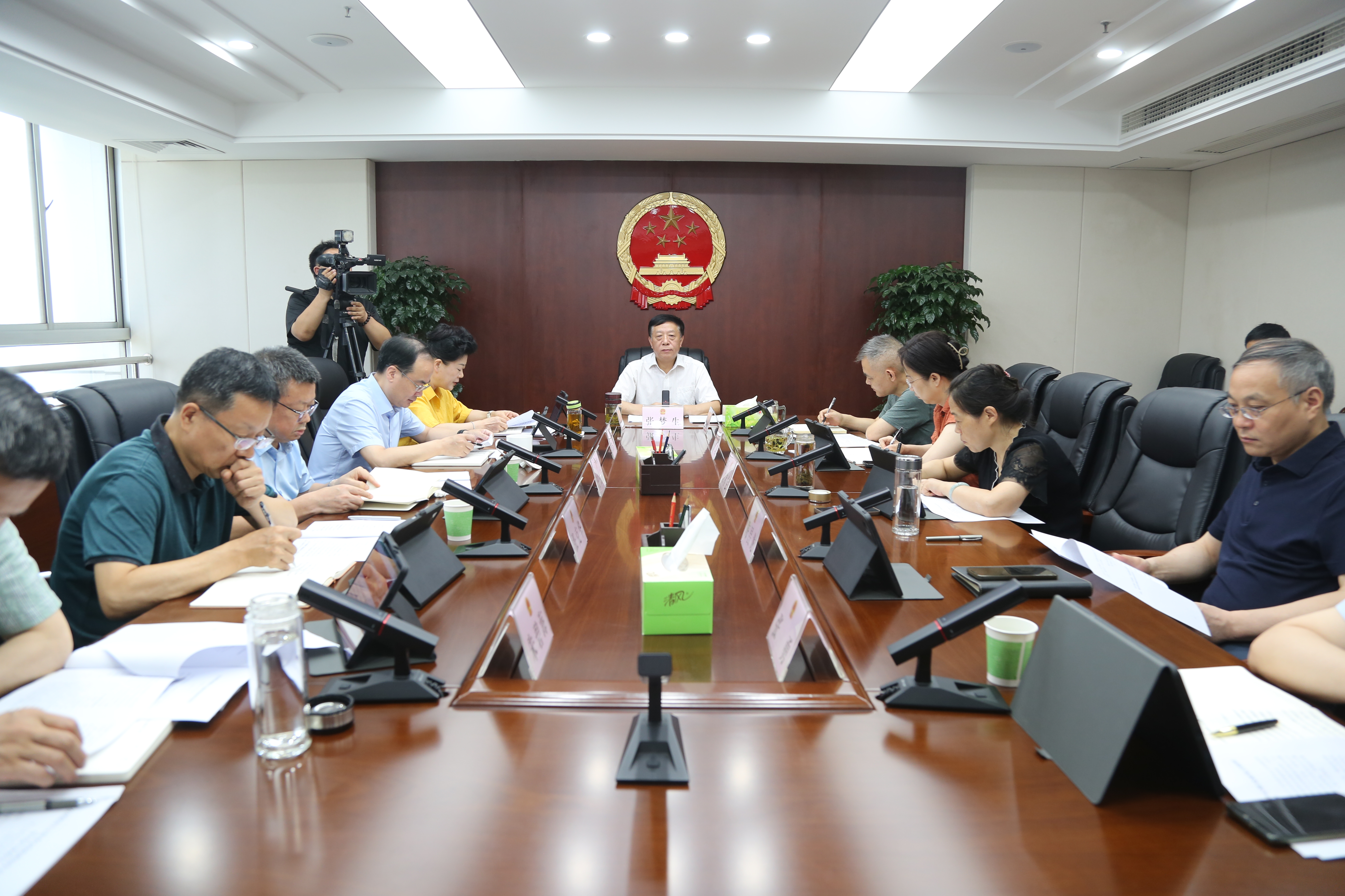 市人大常委會黨組理論學習中心組學習會議召開  張夢生主持